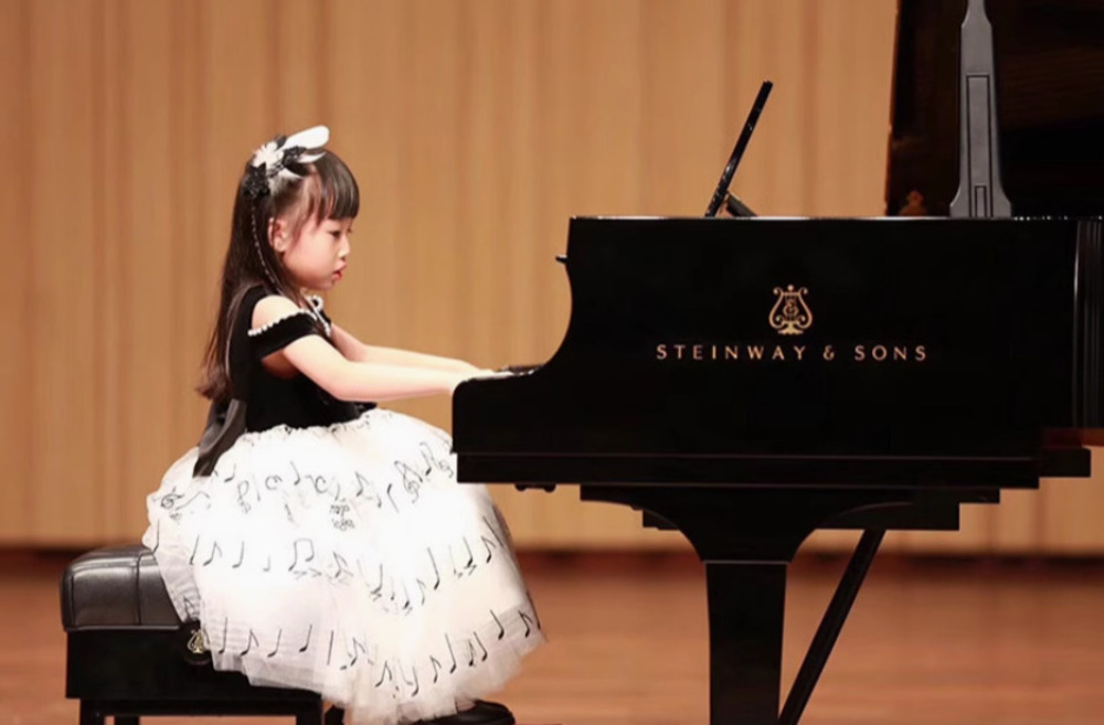 ピアノ発表会音符ドレス キッズドレス 音符プリントチュールのパーティードレス ピアノ発表会用