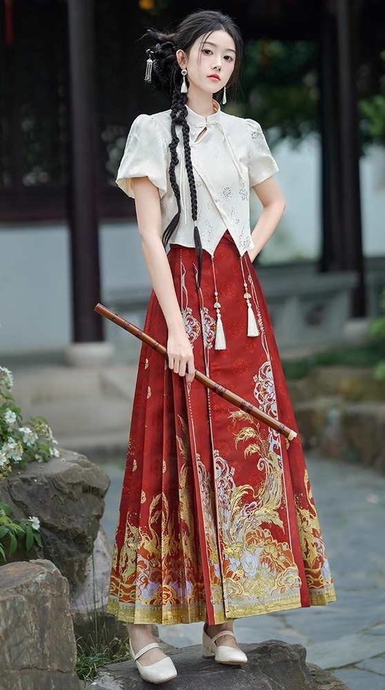 https://d1wfsv2ufomua9.cloudfront.net/carrierwave-test-siruku6/uploads/image/image_url/105867/skirt3_11zon.jpg
