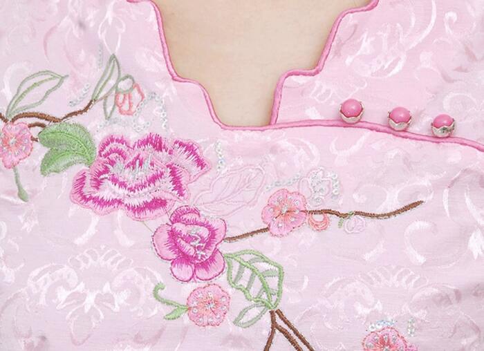 チャイナ服 スパンコール刺繍が入ったミニスカチャイナ