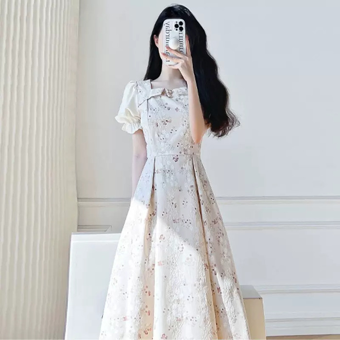 量産型/参戦服/推し活 細見え引き立てるアプリコットワンピース。スクエアカラーが気品を演出♡