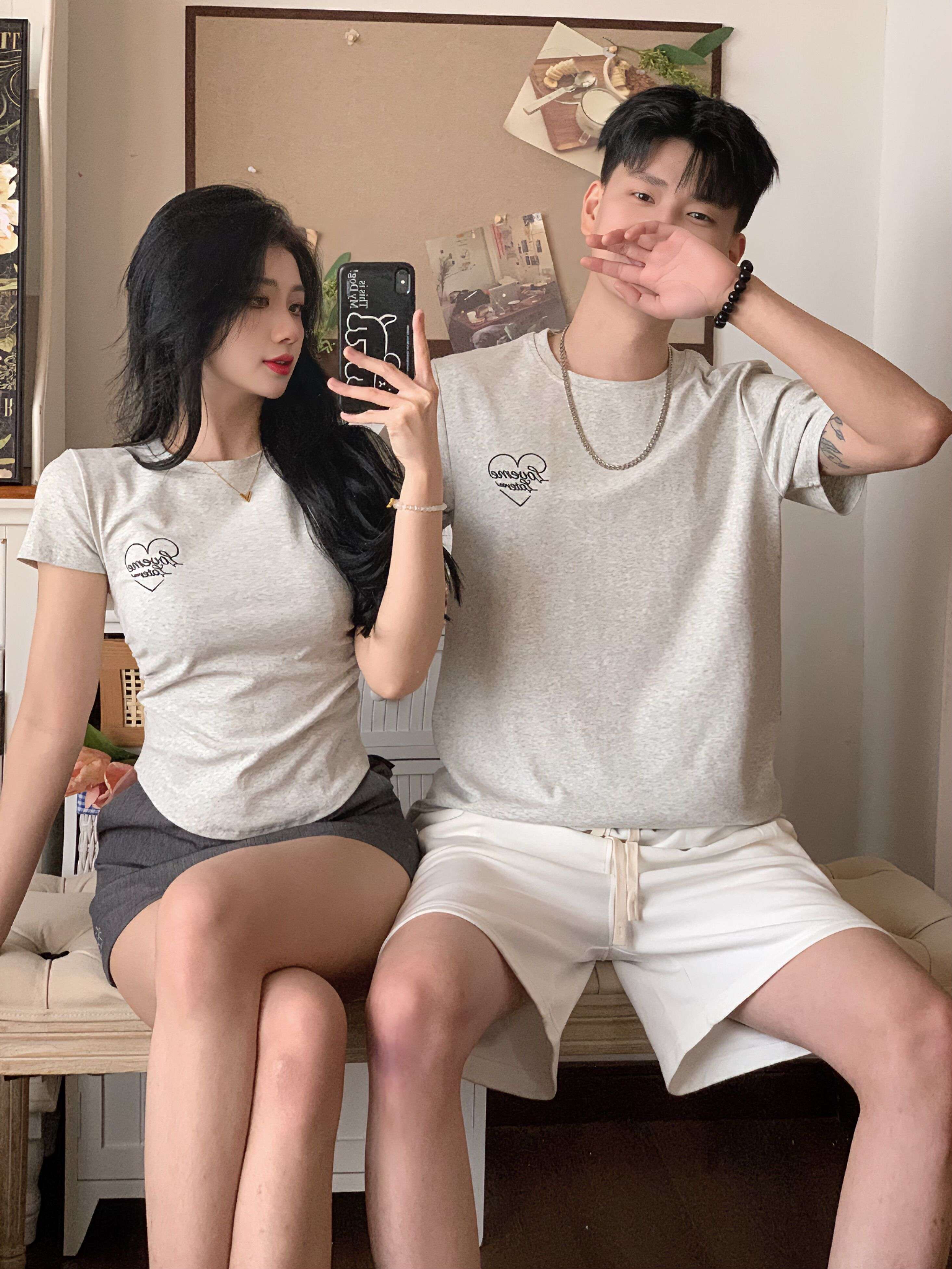 ペアルック ワンポイントハートロゴ　Tシャツ