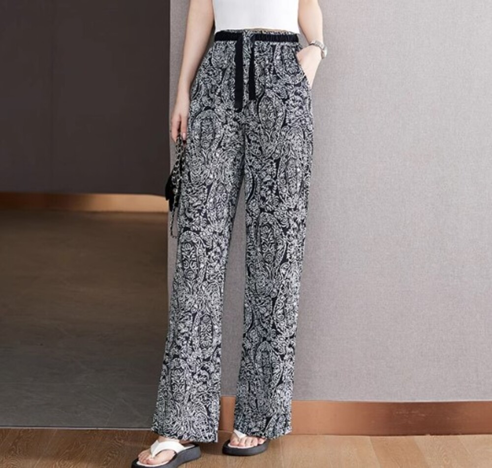 イエベ秋服 こなれ感ある ペイズリー柄 テーパード ガウチョパンツ