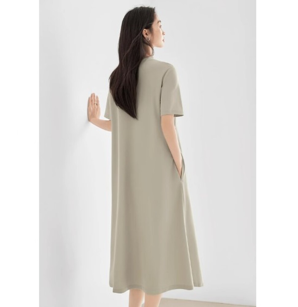 ブルベ服 シンプルロングワンピース(ブルベ夏向け・ブルベ冬 ブルベ服 シンプルロングワンピース(ブルベ夏向け・ブルベ冬